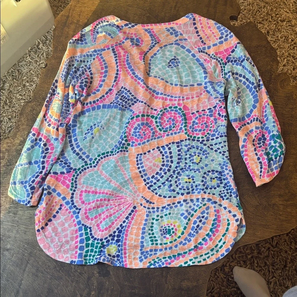 Lilly Pulitzer XS Colorful Mosaic Popover Top 3/4 Sleeve Pink Blue Preppy Resort - Picture 4 of 4